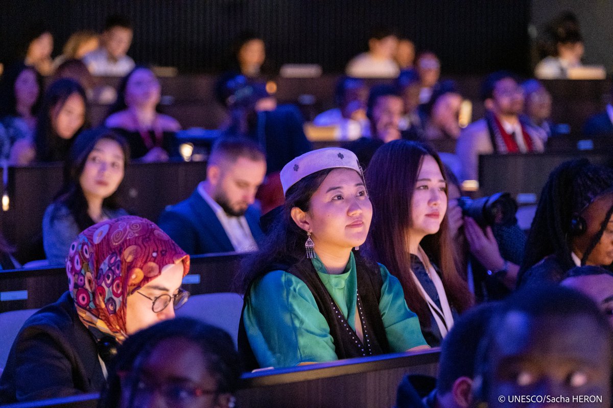 AAzoulay's tweet photo. Thanks to the hundreds of young representatives from @UNESCO Member States who participated in our Youth Forum. They delivered inspirational speeches and shared their hopes for the future. UNESCO is proud to stand alongside them and work to make these hopes a reality. https://t.co/268cNX31I2