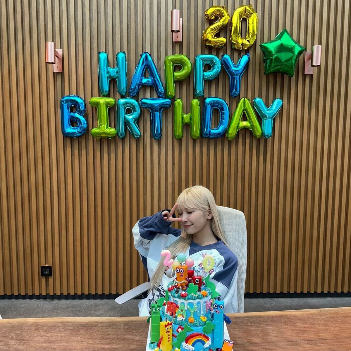 NiziUBrasil's tweet photo. Atualização de #MAYUKA no Instagram: (2/2)

+ WithU, obrigado por me parabenizar tanto~~~~🫶💕"

#NiziUGRAM #NiziU #니쥬 https://t.co/oquAp4EFbr