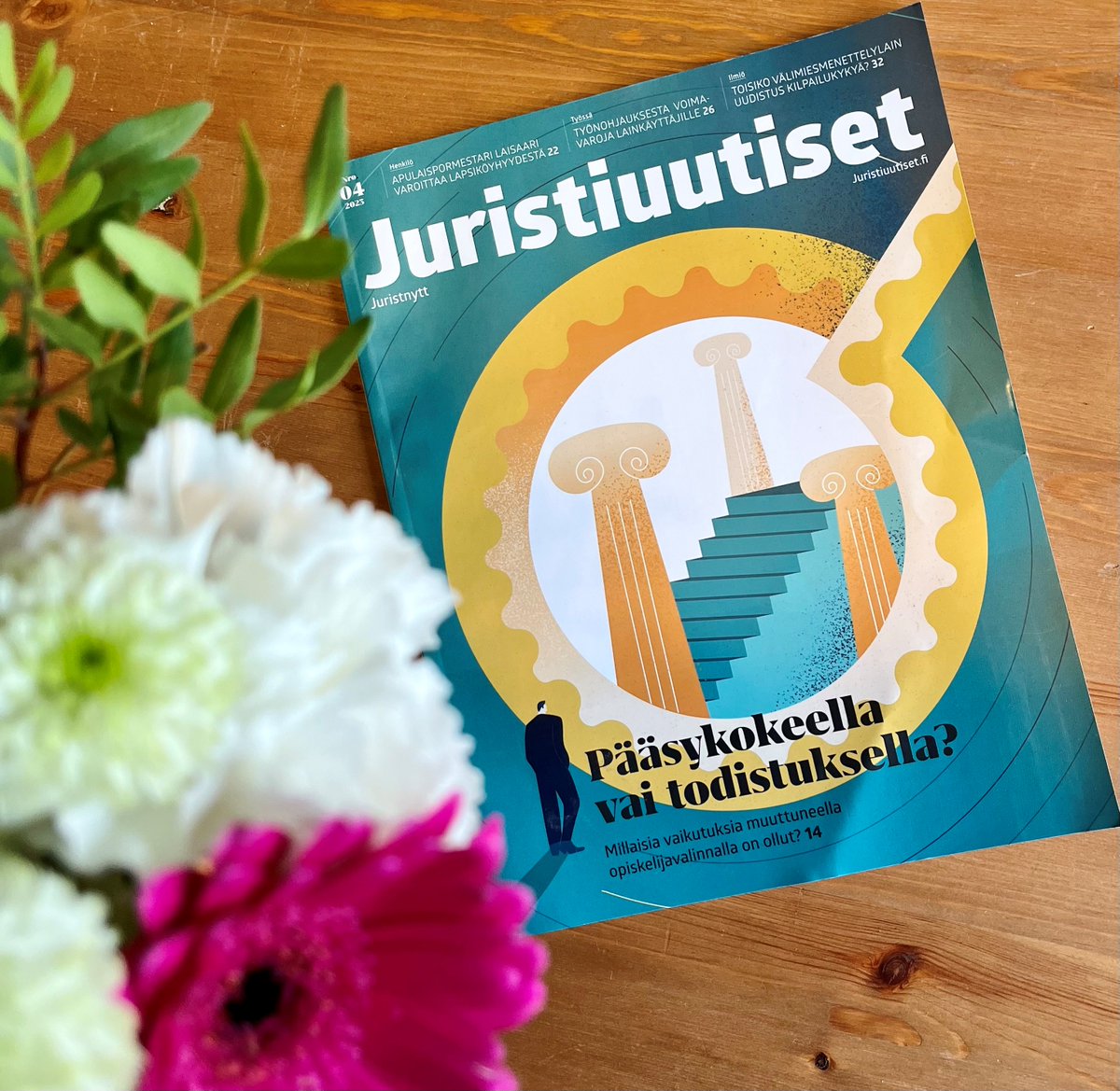 Joko luit uusimman lehden? 💐Juristiuutisten uusimmassa numerossa aiheina mm.
🌼 opiskelijavalinta
🌼 työnohjaus
🌼 välimiesmenettely
🌼 liikennevakuutuslaki
📖 Printtilehden lisäksi jutut ovat luettavissa verkossa osoitteessa juristiuutiset.fi 
#Juristiuutiset