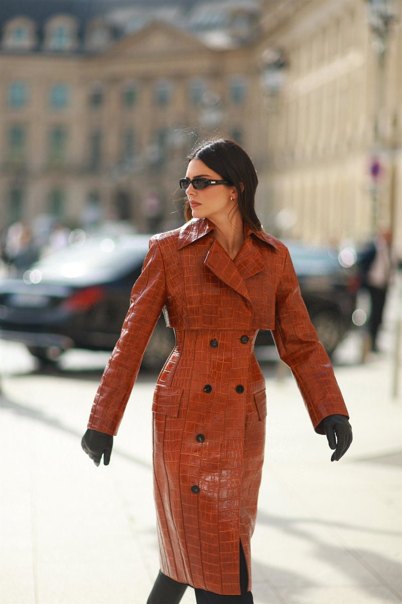 StreetFashion01's tweet photo. Kendall Jenner 🤝 Bottega Veneta https://t.co/rFK3lRidJ8