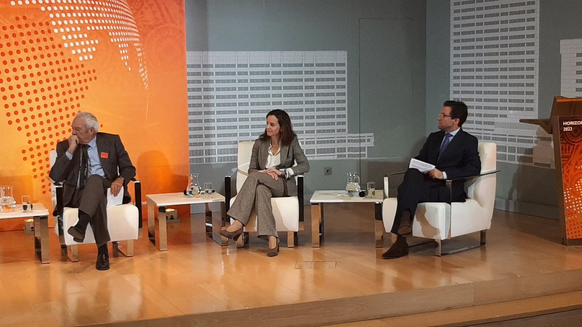 SE_Comercio's tweet photo. Mesa debate sobre labor institucional al posicionamiento de las empresas españolas en #África.
✅Apoyo de red de oficinas económicas y comerciales
✅ Visibilización, conocimiento y networking
✅ Colaboración público-privada.
👉 @SE_Comercio, @ICEX_ , #GLOBALTEC y #OFECOME Dakar https://t.co/3TibTP0rnM
