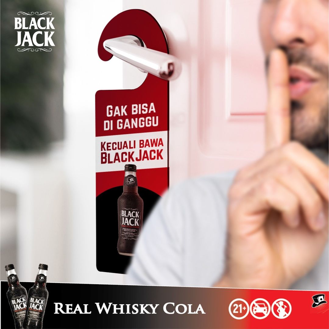 anggur_ot's tweet photo. Lagi males banget di ganggu nih~
Kecuali lo bawa BlackJack, langsung gangguin gue aja gak apa apa Sob!
#Blackjack #PlayBold #BlackjackWhiskyCola #WhiskyCola #RealWhiskyCola #TasteOfTheNight #Sejak1948 #WarisanTradsiindonesia #KitaKawanBukanLawan #AnggurOT https://t.co/Sw8pboohko