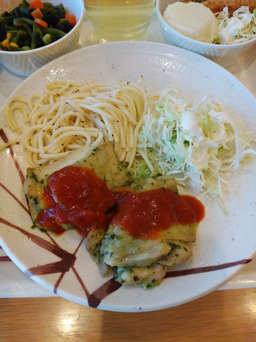 Craft_Beer_Lab's tweet photo. 今日の昼ご飯🌠
バジルチキンソテー😋 https://t.co/IRsLYmVYZw