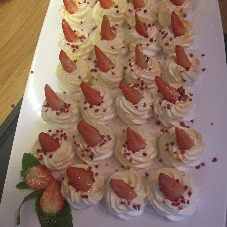 PartiesToGoUK's tweet image. This week is #ChildrenInNeed, so why not #ShowYourSpots to show your support? Our dotty fruit of choice is strawberry. Have a go at whipping up these beauties – add chopped strawbs, edible glitter and freeze-dried strawberry to meringue nests for a delicious pud.

#PartiesToGo