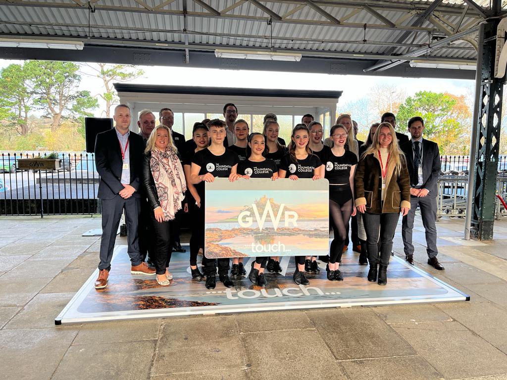 GWRHelp's tweet photo. A troupe of tap dancers took over Truro station today to help promote our new time-saving smartcard. 

With the Cornwall pay-as-you-go card, all you’ve got to do is ‘tap in’ and ‘tap out’ at stations across West Cornwall to get the best value fares. 

Find out more at https://t.co/ya01GMBfIf