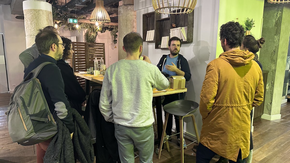 hey_pollen's tweet photo. Le mois de novembre a débuté en force avec ces 3 sessions ! 

#Oncall : Mettre en place les bons workflows avec 
Xavier Grand (Engineer @algolia) 💻

Scaler une #boîteàimpact avec @Jean_MOREAU_ (@phenixfr) ♻️

How to tell impactful stories avec Jamie Wong (Producer @TheDailyShow) 🎙️

Ne ratez pas les suivantes ➡ https://t.co/GCVMQWUicJ