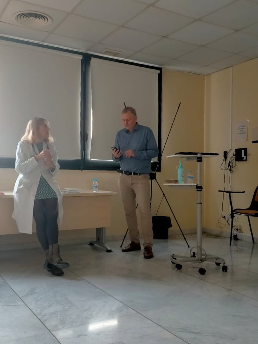 PepaSolerR's tweet photo. We have the pleasure to learn the new advances in #Goodpasture treatment this morning with #MartenSegelmark #ides #Glomerulonephritis Thanks for coming to @vallhebron #innovation is the clue. @VHIR_ @Nefrologia_HUVN @NestorToapantaG @OriolBestard @Natalia55548118 https://t.co/ydC4yKKEoz