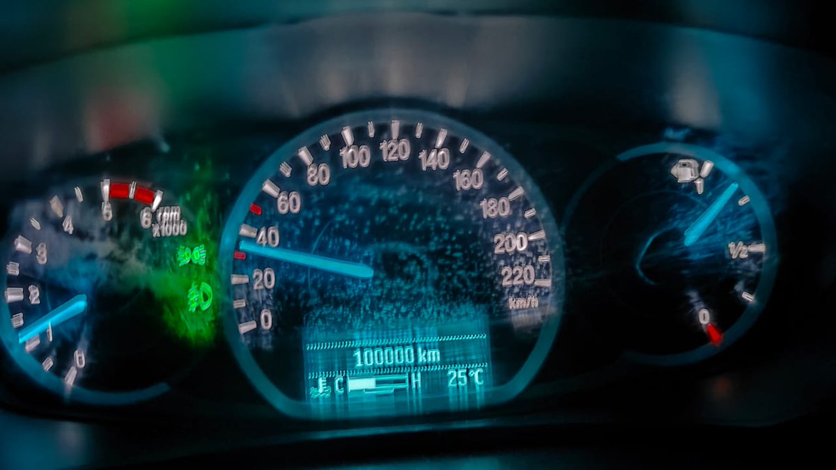 DUNagashrith's tweet photo. Happy to share that my vehicle clocked 100000+ KMs last month and in just 4.5 years. All thanks to @jspfordblr and @gomechanicindia for your wonderful service and @HPCL for the quality fuel.Hoping to enjoy more drive with this beautiful engine @FordIndia #TDCI 1.5 #FordFreestyle https://t.co/6Unt2GOss1