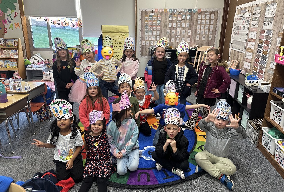 mrsroddykinder's tweet photo. Hooray hooray for the 50th day! 🤍🎉 https://t.co/Oh1XNhOMp7