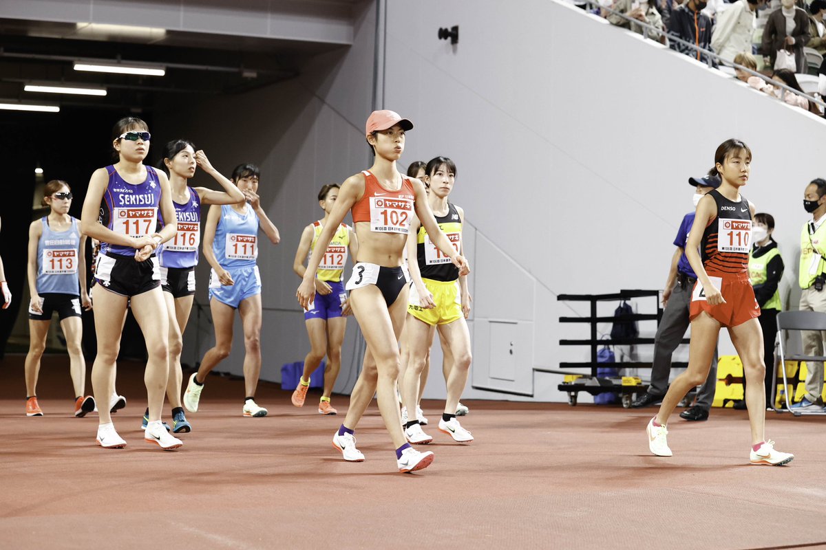 jaaf_official's tweet photo. ◤#日本選手権10000m @国立
パリ五輪選考競技会🇫🇷
大会2️⃣5️⃣日前 ◢
#Challenge25Laps
にちなんで、
#Playback25Laps ①
#Lap0
スタート前。
緊張感をもって勝負に挑む。
#Lap1
スタート。
まずは冷静に位置取りを。
#Lap2
まだまだ落ち着かない状況。
各選手の位置を分析。
つづく。
🎫チケット絶賛販売中!!
https://t.co/Mo41hbyt47
写真:フォート・キシモト