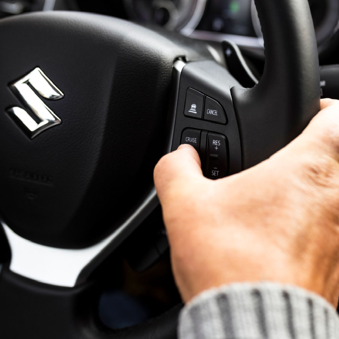 SuzukiEdauto's tweet photo. Con el #SuzukiSCross , la seguridad y la comodidad van de la mano 🤝

Confía en nuestro control de velocidad adaptativo y en la dirección activa, que te ayudan a mantener el control en cada viaje.

¿Quieres saber más?  👉https://t.co/oK8WSSRT6H https://t.co/RiOssMlCC3