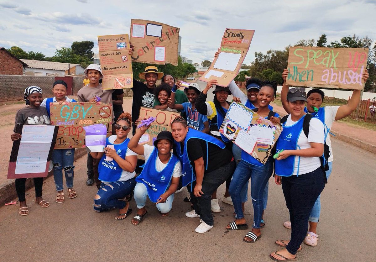 siyakwaziyouth's tweet photo. PSH’s Common Good Project, through the #SocialEmploymentFund, tackles youth unemployment while simultaneously addressing societal ills. Aliwal North’s HPs conducted a community outreach to address GBV and Teenage Pregnancy. #BecauseWeCan #MyVoiceCount #SEF #workforcommongood https://t.co/7R6ERcJwce