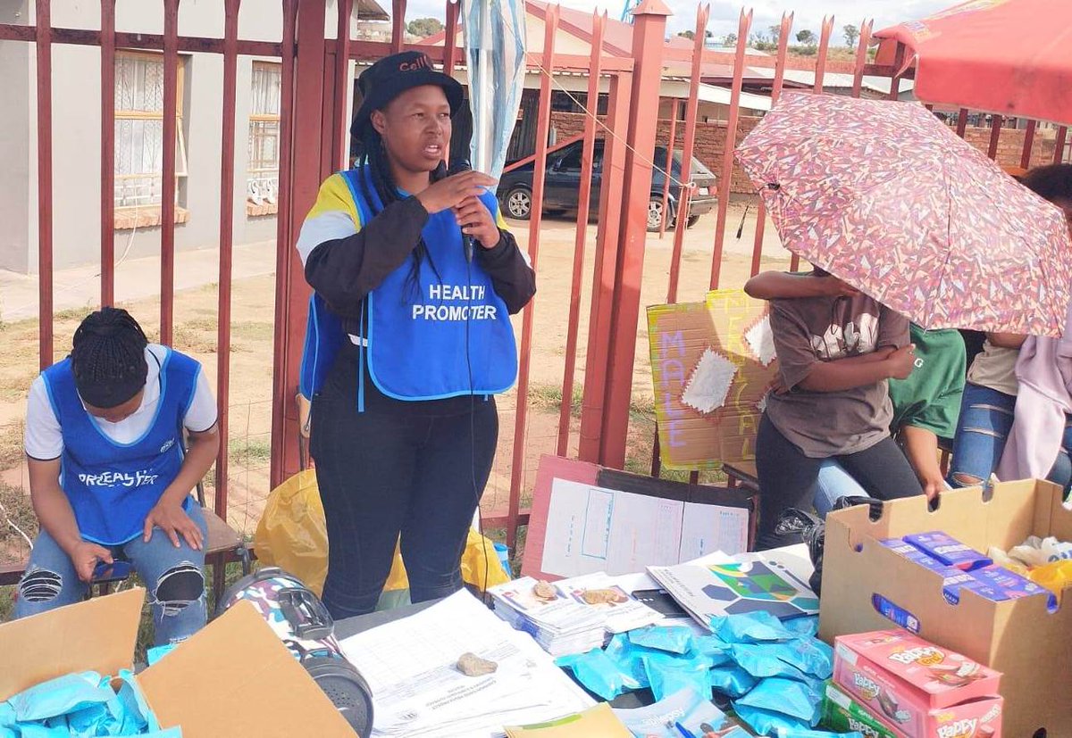 siyakwaziyouth's tweet photo. PSH’s Common Good Project, through the #SocialEmploymentFund, tackles youth unemployment while simultaneously addressing societal ills. Aliwal North’s HPs conducted a community outreach to address GBV and Teenage Pregnancy. #BecauseWeCan #MyVoiceCount #SEF #workforcommongood https://t.co/7R6ERcJwce