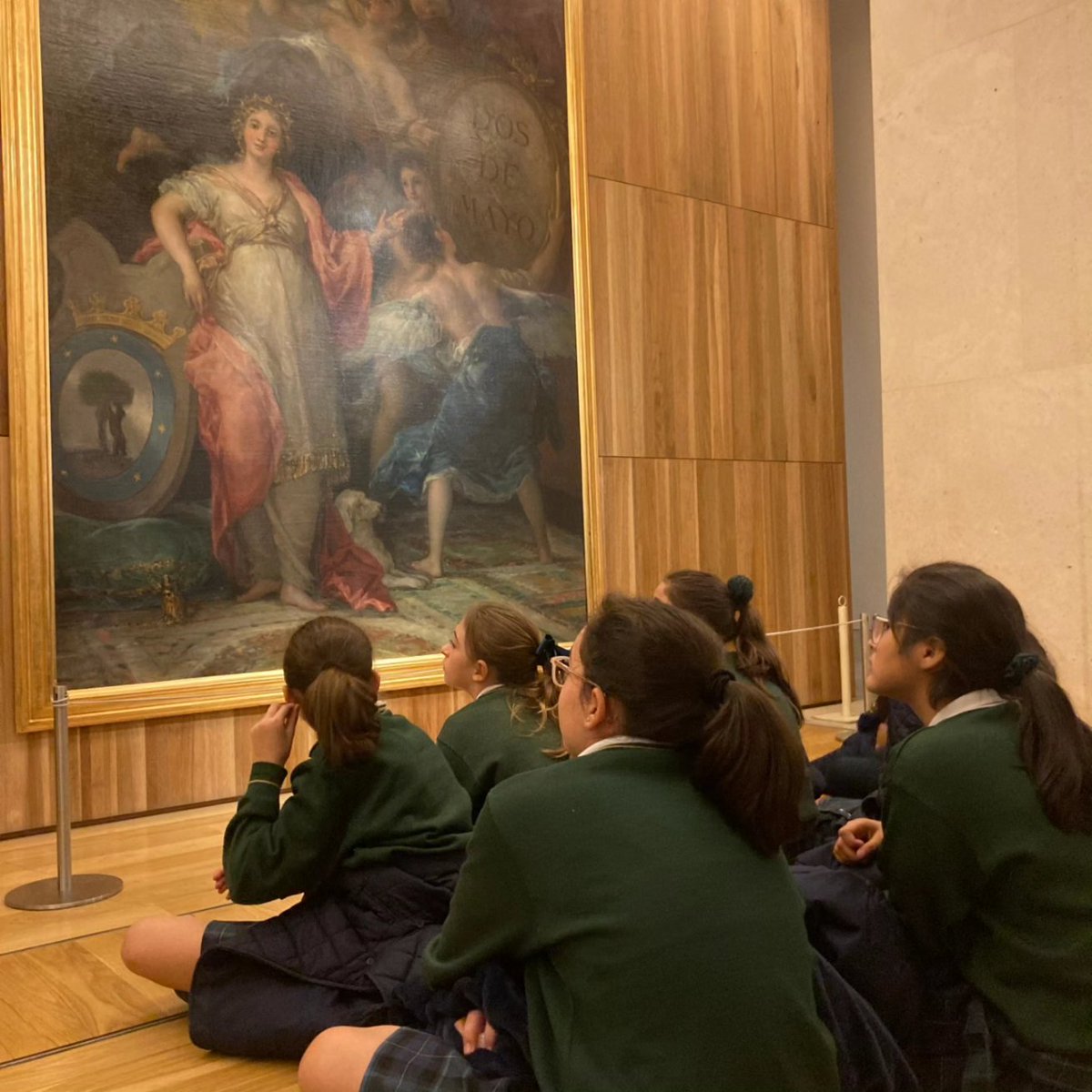 LosTilosColegio's tweet photo. La historia se plasma a través de los siglos en múltiples manifestaciones artísticas, culturales.... las alumnas de 6° han podido ver las huellas de nuestros antepasados en el Museo de la Historia de Madrid. Un verdadero aprendizaje fuera del aula. https://t.co/TKAspMAGSL