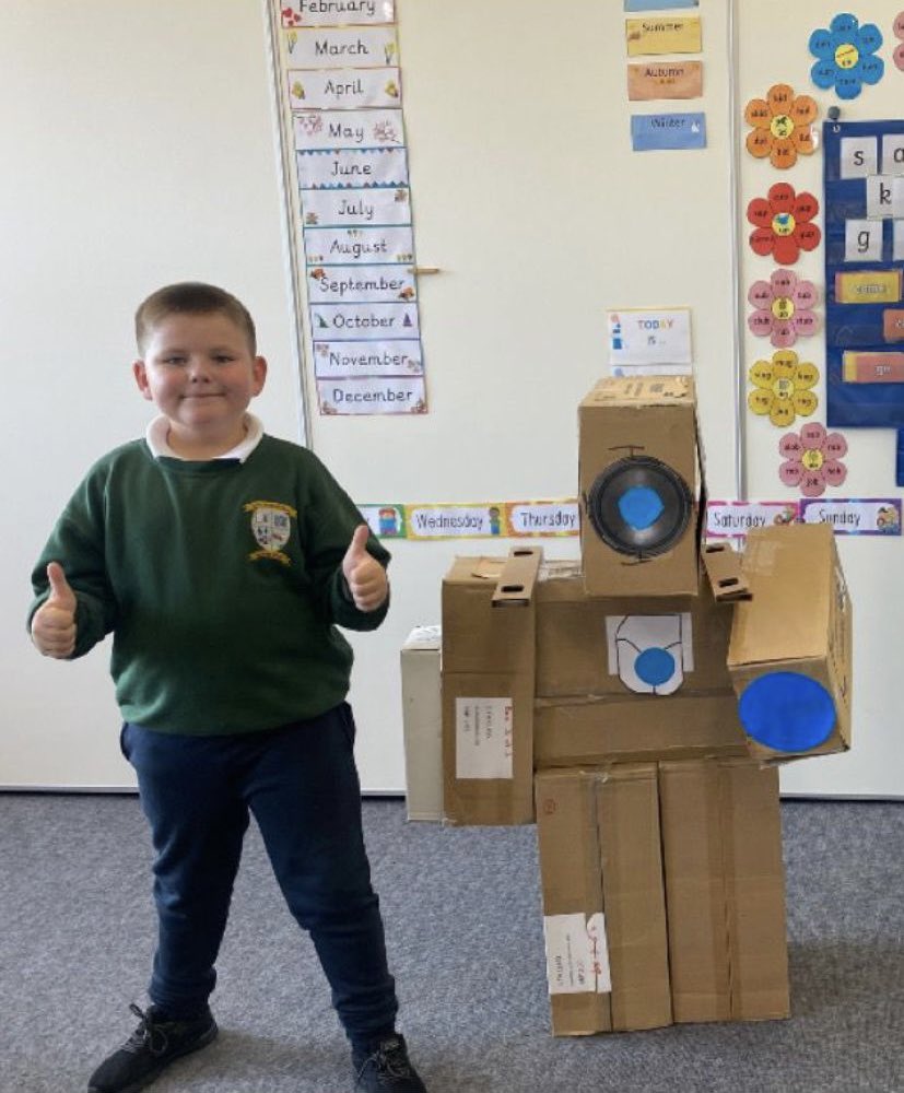 SNPKanturk's tweet photo. Another entry for the #FoundOnTheGround Competition organised by
@GraceOSllvn
 
J from 1st Class designed an “Upgraded Camera Titan” 💪🏻

The inspiration for his creation comes from one of his favourite shows on YouTube.

#PPWR
#BFGtoEU
@HubEuropCitizen https://t.co/ombAWl9Lv6