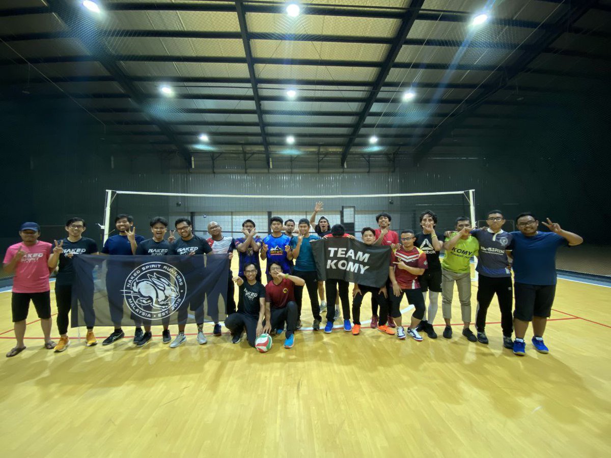 Sometimes we cross train to have fun in a different way than running, and here’s the team at a friendly volleyball match with <a href="/kakioutdoormy/">KOMY</a> last Tuesday. 

We're so glad to see everyone in good spirit and we hope that this tradition can be continued #crewlove