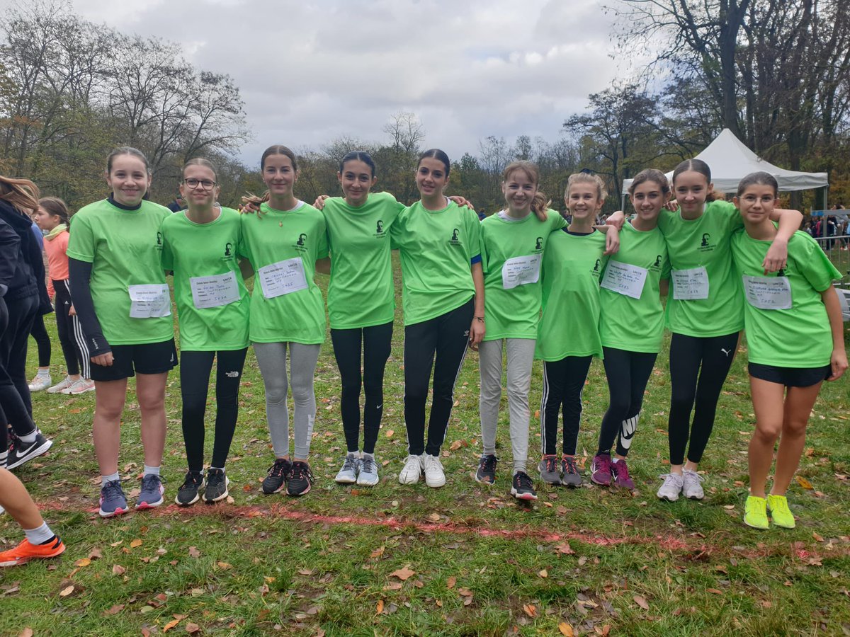 Départ imminent pour les minimes filles du <a href="/camus_college/">Collège Albert Camus SOUFFLENHEIM</a> au cross inter district UNSS de Bischwiller !
<a href="/acstrasbourg/">Académie Strasbourg</a> @Unss_Alsace