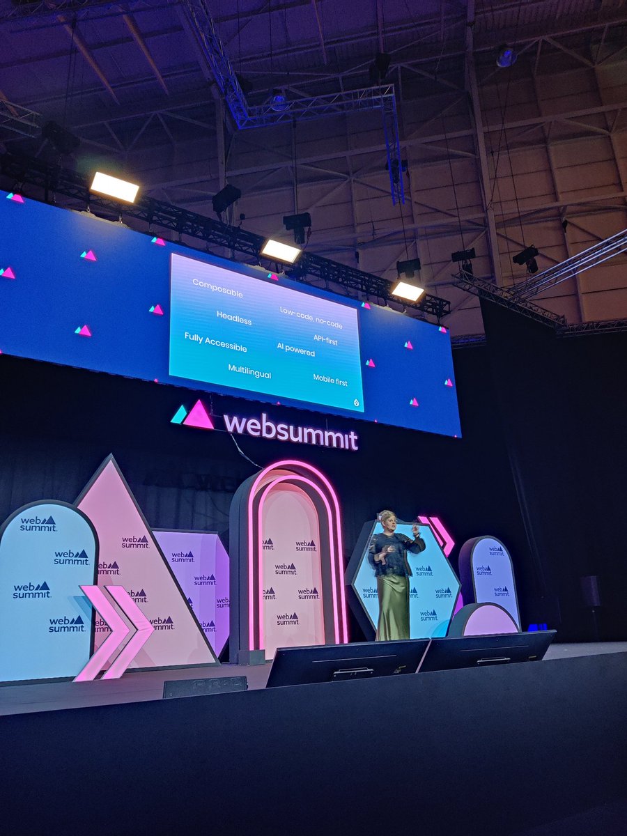 hernanibf's tweet photo. Drupal @WebSummit https://t.co/OND8ff15c4