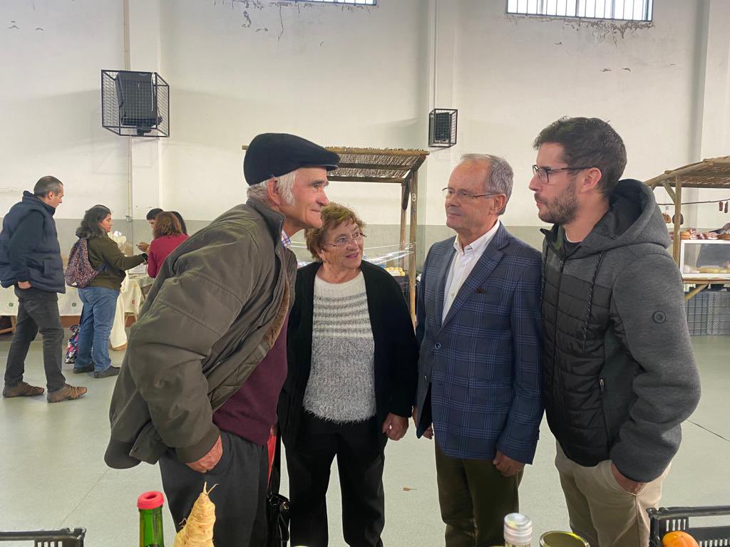 cmcovilha's tweet photo. 🌰 FEIRA DA CASTANHA | FERRO
👉🏻Decorreu no domingo na Freguesia do Ferro, a Feira da Castanha.
👉🏻O evento foi repleto de #animação, produtos regionais, #gastronomia e, claro, as saborosas #castanhas!
#municipiodacovilha #atecerofuturo https://t.co/xCa0OBV0Ag