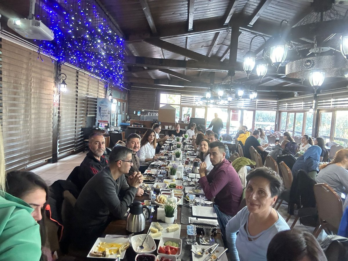 24Kasım Öğretmenler Günü etkinlikleri kapsamında ilcemiz öğretmenleriyle doğa yürüyüşü ve dogada kahvaltı etkinliği gerçekleştirildi.
<a href="/tcmeb/">Millî Eğitim Bakanlığı</a> <a href="/Yusuf__Tekin/">Yusuf Tekin</a> <a href="/izmir_ilmem/">İzmir İl Milli Eğitim Müdürlüğü</a> <a href="/yahsiomer/">Dr. Ömer YAHŞİ</a> 
<a href="/ErhanAtilla7/">Erhan Atilla</a>