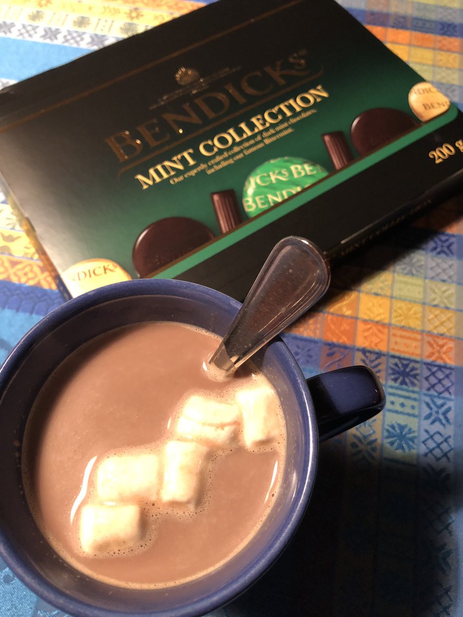 TarynAnne5's tweet image. I got my hot chocolate Christmas choccies !! #XmasMood