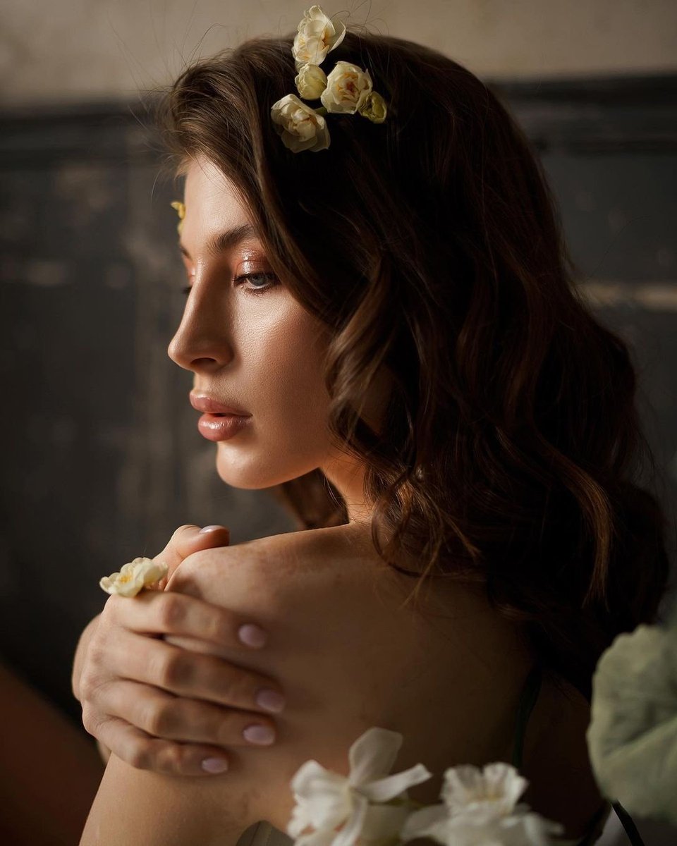 GoldClassGirls tweet media