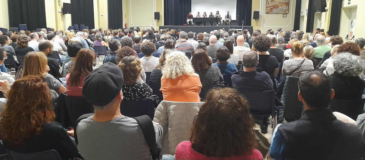 ugtajbcn's tweet photo. Els sindicats en la assemblea en unitat sindical al Casinet d'Hostafrancs per debatre les retallades  de .@bcn_ajuntament. Juntes I junts  per defensar els drets de les treballadores i treballadors. 💪 #prou_retallades 

@UGT_Comunica 
@UGT_SP_CAT https://t.co/BN2wm3e1AH