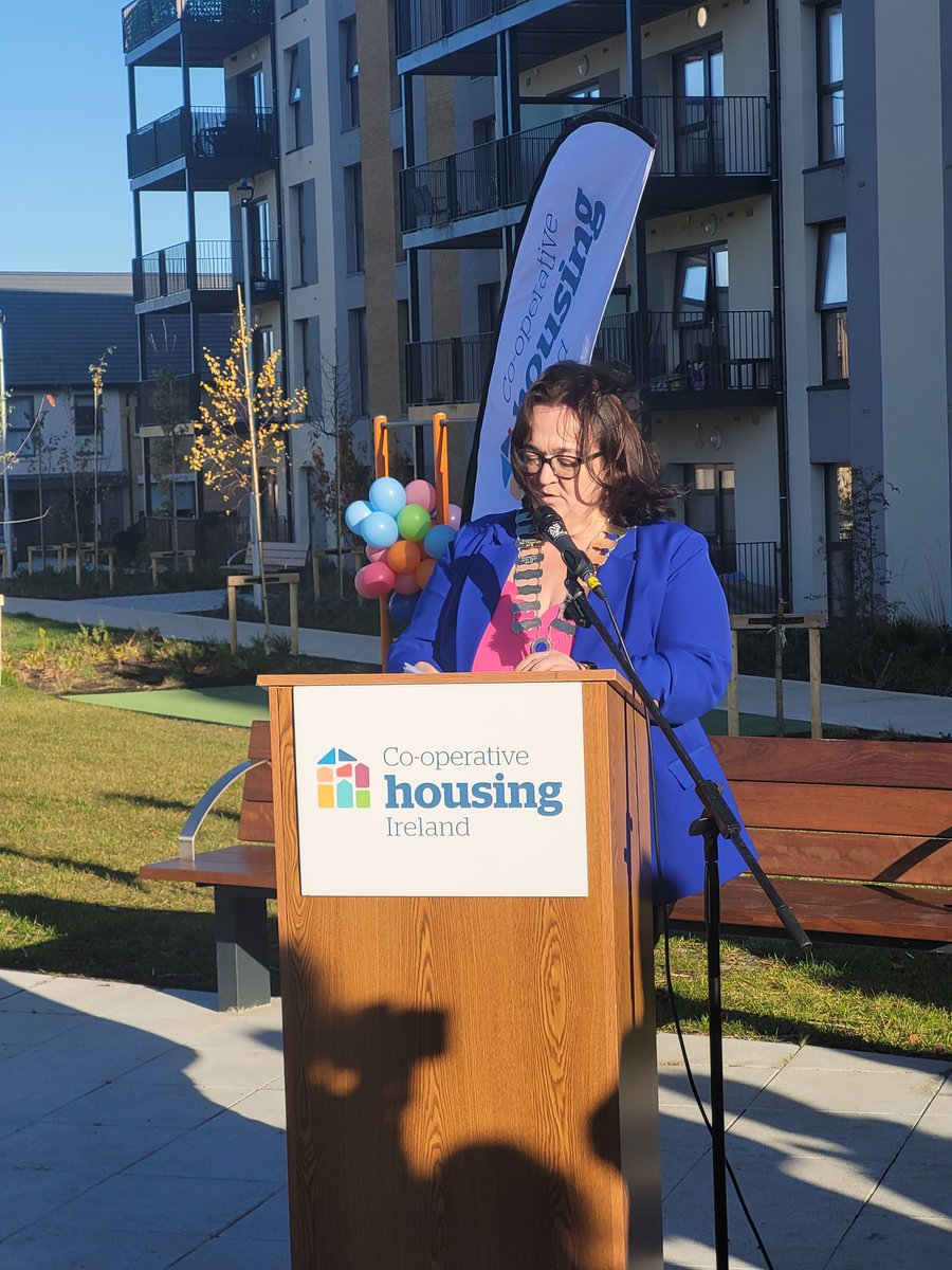 coophousingie's tweet photo. We are delighted to be launching 208 homes at Kilruddery Glen, Bray. Many thanks to Cathaoirleach of Wicklow, Cllr Aoife Flynn Kennedy and Minister for Housing @DarraghOBrienTD #housingforall #housingwicklow https://t.co/nm4dMFCBjh