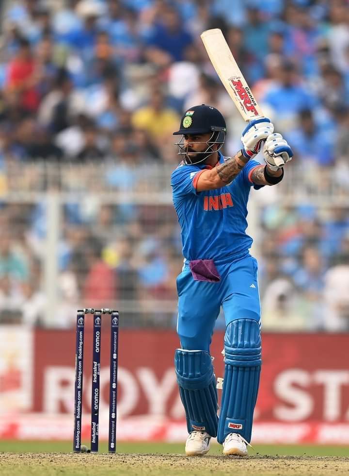 thehindishala's tweet photo. अम्बर में कुन्तल-जाल देख,
पद के नीचे पाताल देख,
मुट्ठी में तीनों काल देख,
मेरा स्वरूप विकराल देख।

रामधारी सिंह दिनकर
#KingKohli𓃵 #WorldCup2023 https://t.co/mrlfbcbWwr