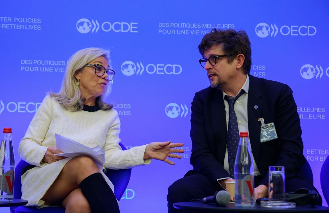 We're excited to announce that France 🇫🇷 and the US 🇺🇸 will co-chair the @OECD Expert Group on Governance Responses to Mis- and #Disinformation. Find out more about the expert group and OECD's work on #MisDisinfo 👉 oe.cd/mis-dis-expert…