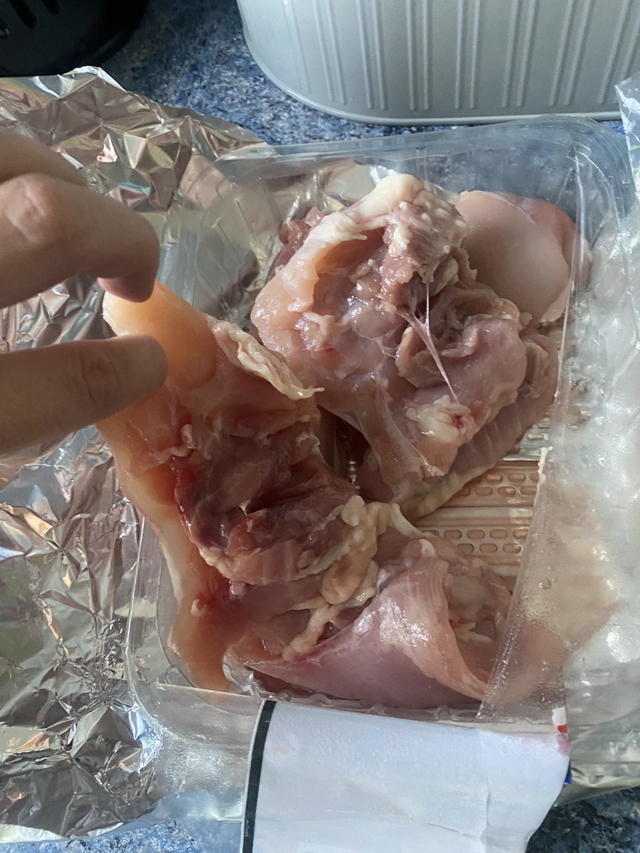 AngryFace_x's tweet photo. @Tesco again.. poor quality chicken from Tesco! Absolutely rank!! https://t.co/TW5zCRbikm