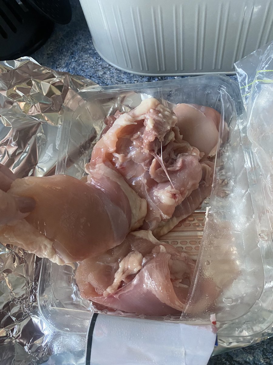AngryFace_x's tweet photo. @Tesco again.. poor quality chicken from Tesco! Absolutely rank!! https://t.co/TW5zCRbikm
