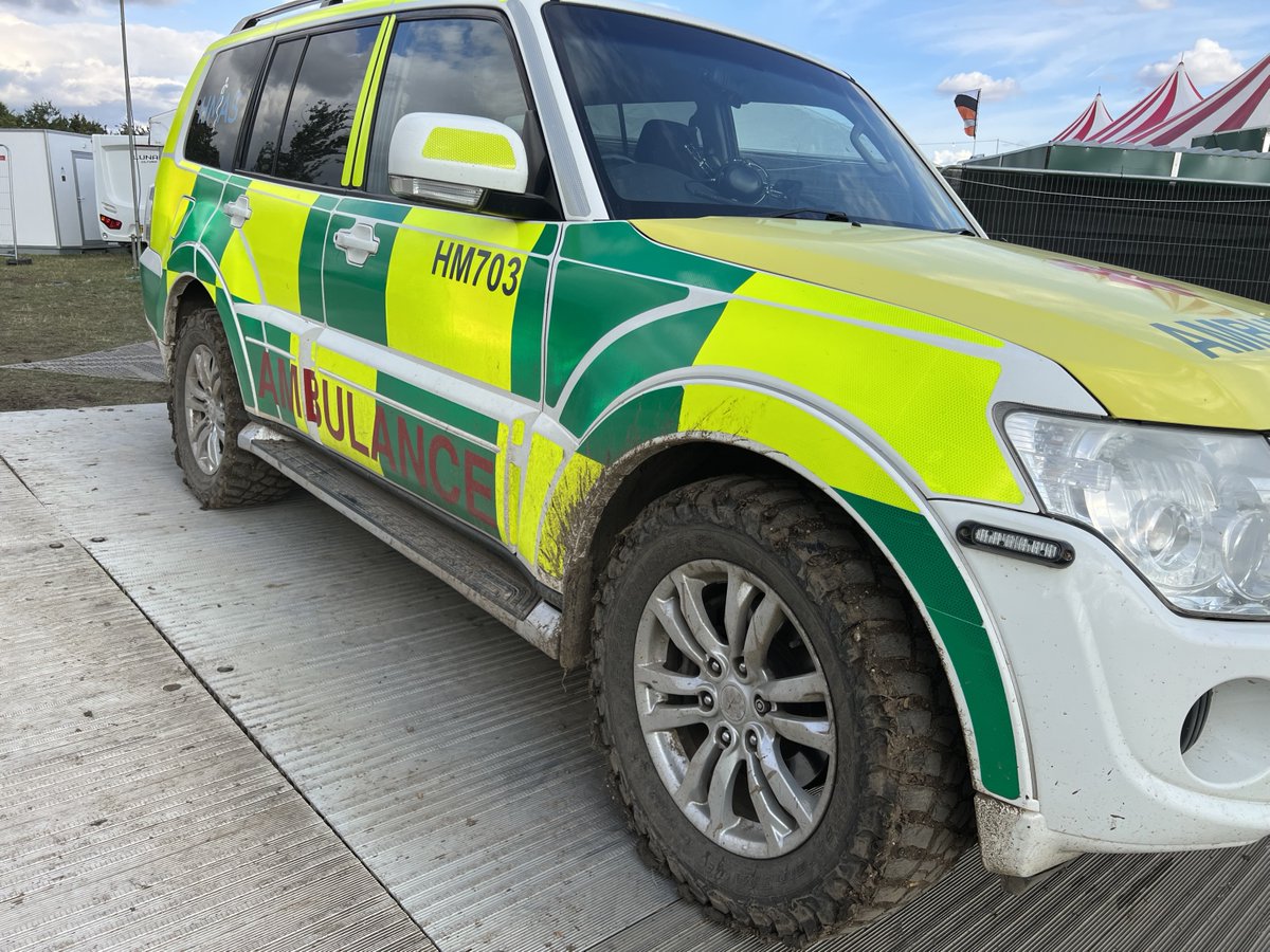 HardcoreMedical's tweet photo. Wow its been a little while since we last posted!
We've had a busy couple of months and added some great people to our team.
We've been busy ambulancing, training, medicing, admin'ing and even some playing!
Here's some photos of the back end of summer :-)
 #TeamHMAS
#CQCAmbulance https://t.co/b7185WanrL