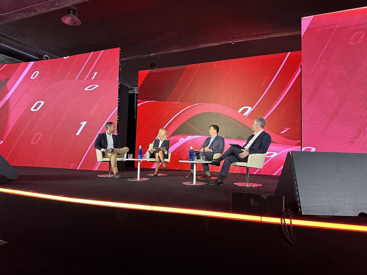 #MIF2023 continues to deep into #NextEconomy keys

Seguimos avanzando con las claves del futuro en el #MIF2023 

Sector Publico: transformación tecnológica? Grandes oportunidades gracias a las #BigTech