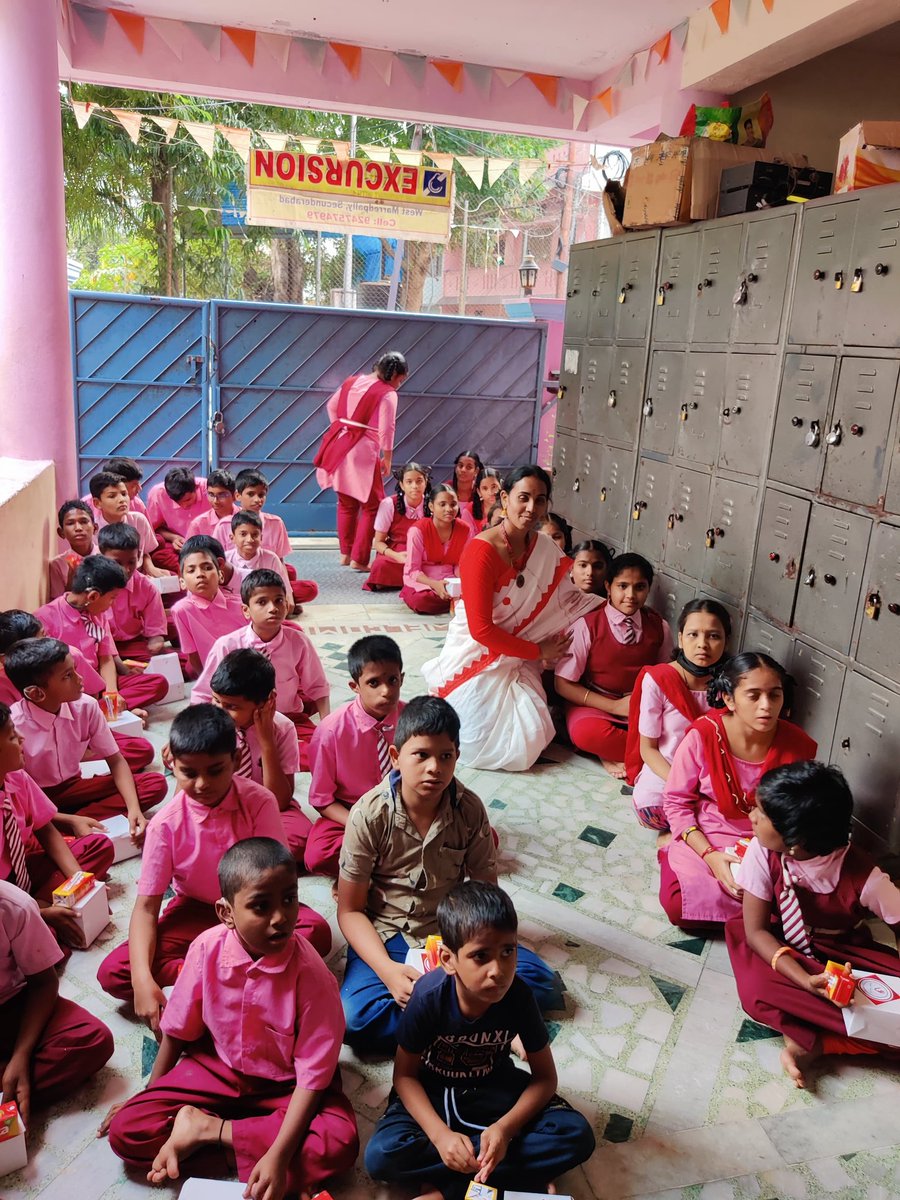 TeamVforu's tweet photo. 14th Nov 2023

We Celebrated Children's Day in (Oral School for Deaf) 

Conducted Games and distributed snacks with energy drinks and Sweets to the Children.

We Team Vfor "U" do small things with great love!!

Thank you Everyone for your endless Support https://t.co/ESDoYNV7gD