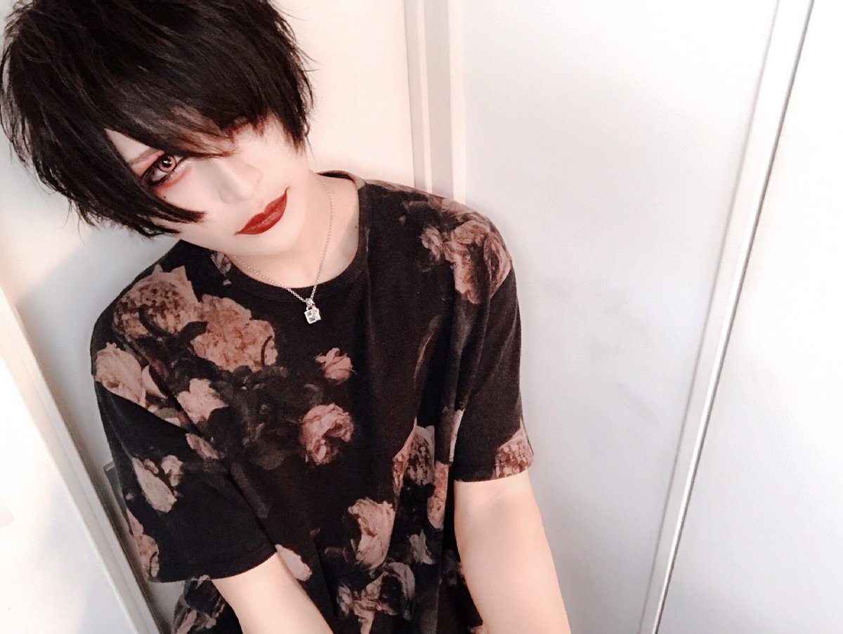 s_o428's tweet photo. あんま自撮り残ってなかったんだけど

こんな感じの人だったよ♪

懐かしい。。。 https://t.co/s4frYKbRsy