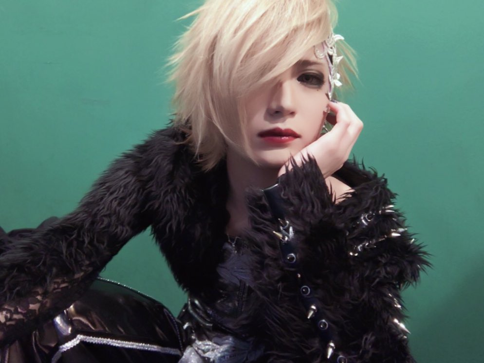 s_o428's tweet photo. あんま自撮り残ってなかったんだけど

こんな感じの人だったよ♪

懐かしい。。。 https://t.co/s4frYKbRsy