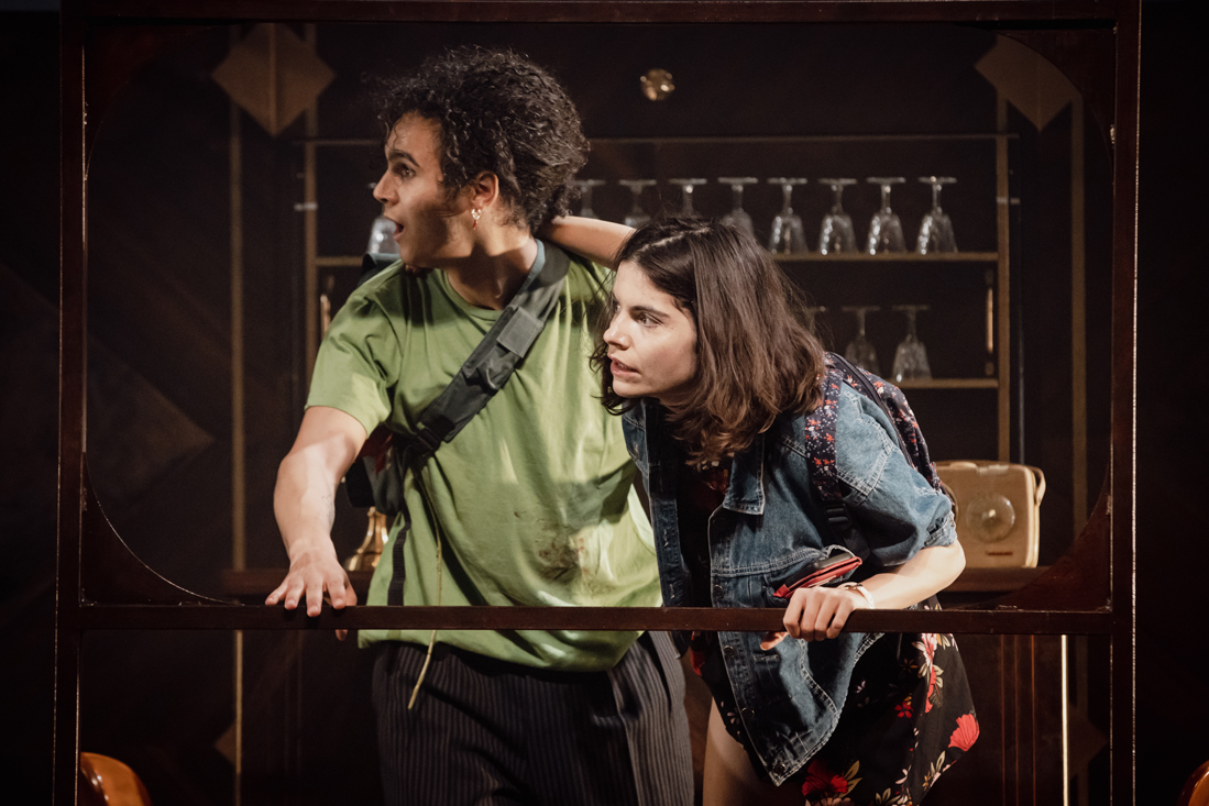 "Fermer les yeux et courir le plus vite possible de l'autre côté"

🚂C'est demain, à 10h et 14h30 au Centre Andre Malraux Hazebrouck ! Venez embarquer avec Alix et Agir dans un voyage à travers l'Europe à bord du mythique Orient Express ! 🚂

Crédit photo : Simon Gosselin