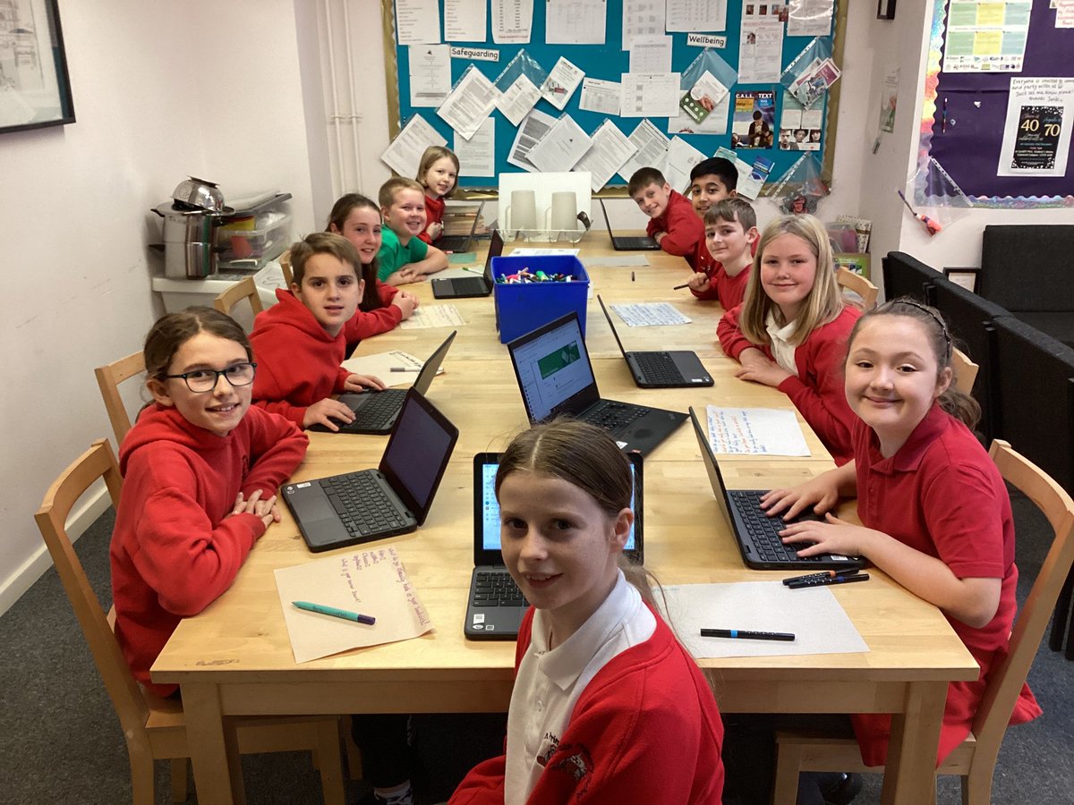 llysfaencc's tweet photo. We have teamed up with @LlysfaenEW this morning as we are interested in finding out what our children eat and drink for snack and lunch time. From here we are going to ask our children to complete an online questionnaire to help us gather our findings. #HW #HCI #HealthyEating https://t.co/TAS9odtpOg