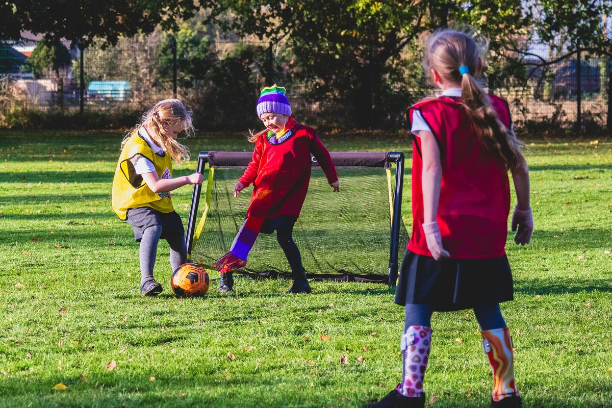 🌟Girls-only football lunchtime club launched at Boston United, affiliated with PLPS! This week we visited Wrangle Primary, encouraging all girls to experience the joy of football. For 6 WEEKS FREE, contact alex.pexton@bufc.co.uk ✨ #PLPrimaryStars