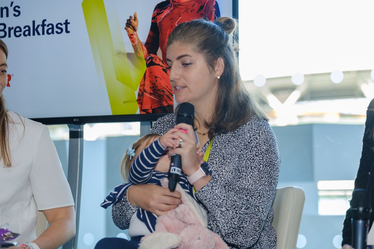 The perfect way to kick off The Sport Performance Summit – our Women’s Sport Breakfast in partnership with @KeiserFitness. @robertscm helmed a fascinating chat between @Sarah_Evans_5, @RosCooke1 & @LonForrow on the changing life cycles of female athletes. ⛹️‍♀️🤾‍♀️