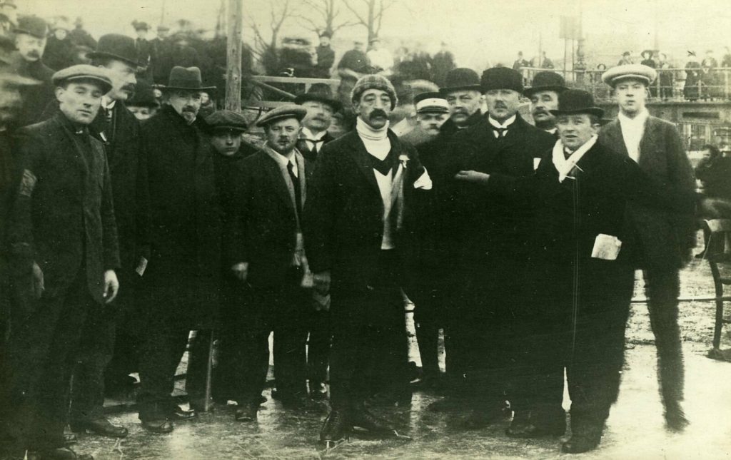 Op de Dag van de Elfstedentocht van 15 januari 2024 gaan generaties met elkaar in gesprek dlvr.it/SysD6z