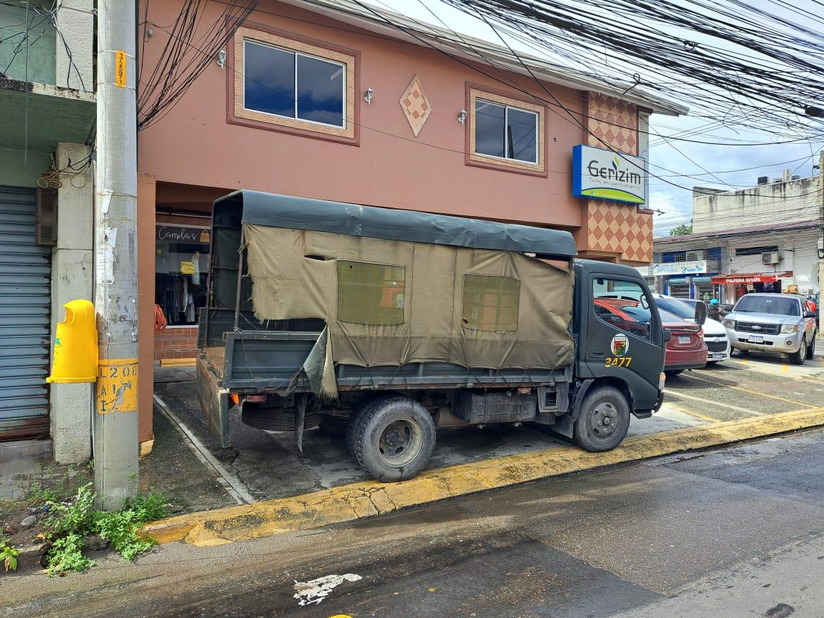 ypma_albert's tweet image. 4,000 extra military Bibles for the Catholic Chaplaincy of Honduras thanks to: 
- Koch Foundation, Florida
- @sbuhn
- our advisor @MilArchUSA
- @FFAAHN (transport)
- a special contribution of @CanadianBible and others

#BiblicalValues #Honduras
