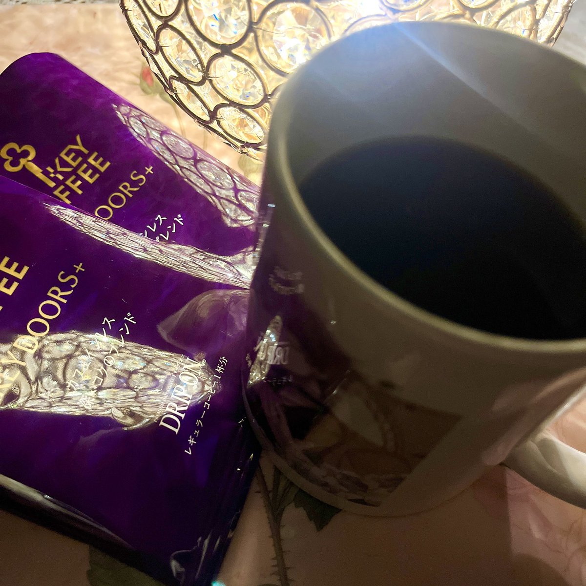 sky_leciel's tweet photo. 伯爵と飲むカフェインレス☕️
#CoffeeLover #coffeeaddict
#KEYCOFFEE #relaxnight https://t.co/ZyEJyxnSuc