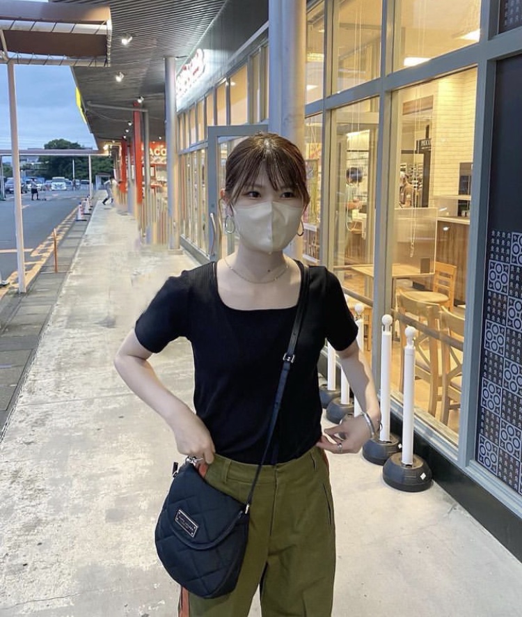 CarolCerso41709's tweet photo. 新宿で会える人探してます(^^♪
①このアカをフォロー
②固ツイをリツィート
③希望日時入れてDM送る
で応募完了です。フォロワーさんじゃないとDMの中身見れないのでちゃんとフォローしてからDMしてね💕
＃オフぱこ募集　＃裏アカ男子と繋がりたい　＃裏アカ女子 https://t.co/blQh6nI7Tx