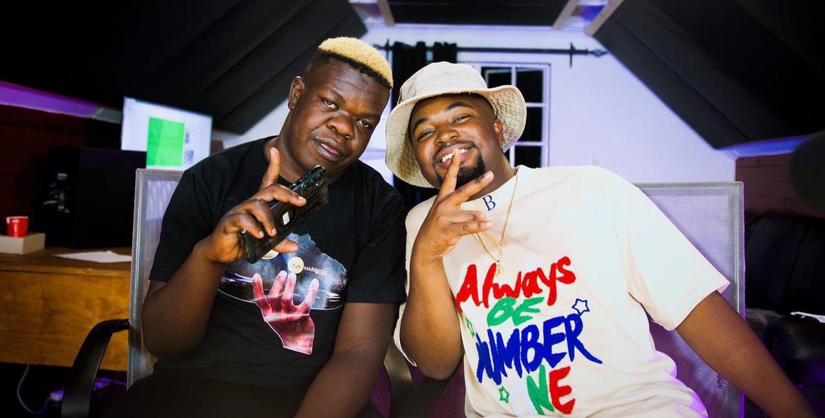 AdvoBarryRoux's tweet photo. Skomota made R2,500,000 from gigs in the last 4 months. What's your excuse for being broke vele? https://t.co/9GJoVs9ZcE