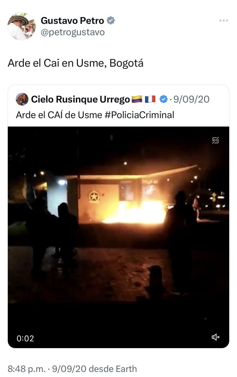 VickyDavilaH's tweet photo. Esto también deben investigarlo, es odio puro. Fue en el llamado “estallido social” que se convirtió en la toma de los grupos criminales más perversa en Colombia. 

Usaron las necesidades de la gente, instrumentalizaron a los más pobres. Las Farc, el ELN y la Marquetalia financiaron secuestros de ciudades, a través de grupos de las primeras líneas. 

Así llegó al poder, cabalgando sobre el fuego, la muerte, el dolor y la sangre. Disfrazado de CAMBIO. 

No olvidamos la felicidad por ver “arder los CAI” con policías adentro. La idea era quemarlos vivos.