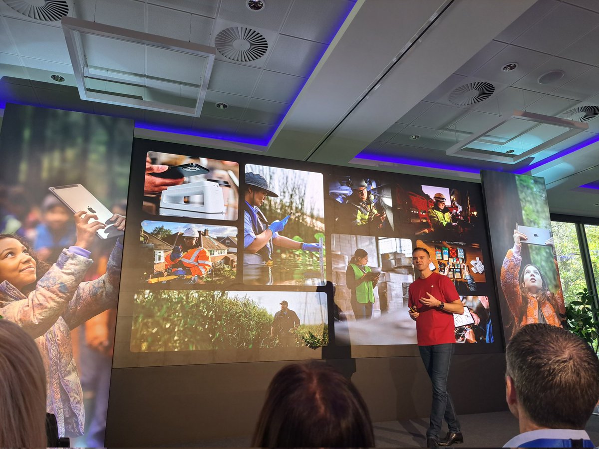 Elizabeth Hall tweet media