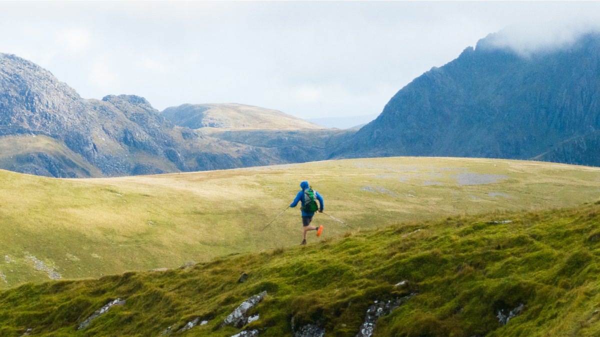 In 2021, <a href="/WillWalksWales/">Will Renwick</a> conquered all 189 Welsh mountains in one epic trip 🏴󠁧󠁢󠁷󠁬󠁳󠁿⛰️

Don't miss the online premiere of 'Taith Galed' tomorrow, following this incredible journey. Watch it here 👉 youtu.be/-5fjFVQfPJM?si…

Can you guess #WhereinWales he is in this amazing shot?