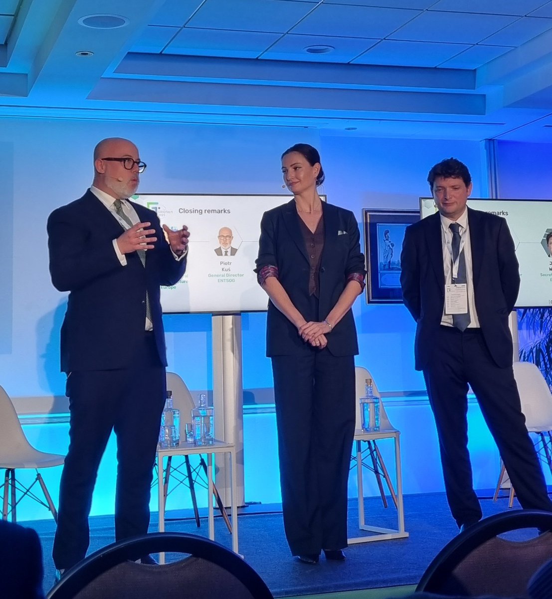 Paola_Jimenez_C's tweet photo. Yesterday at #GRIDTech23, System Integration and flexibility for #electricity, #H2, #C02 were the main topics. Need for regulatory certainty was at the top of the agenda, as it is key to drive the investments needed for the development of  #H2 and  low-carbon gases infrastructure https://t.co/ccK9lTkzAK